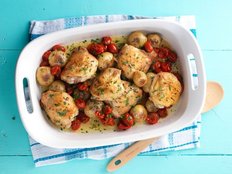 Курица, запеченная с помидорами черри в кленовом сиропе