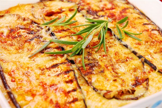 как приготовить мусаку с картофелем и фаршем в духовке как приготовить мусаку с картофелем и фаршем в духовке